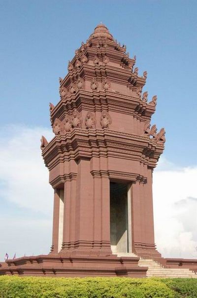independence monument phnom penh design