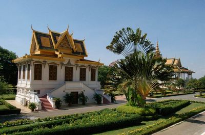 phnom penh royal palace buildings