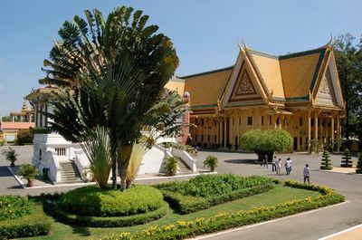 phnom penh royal palace grounds
